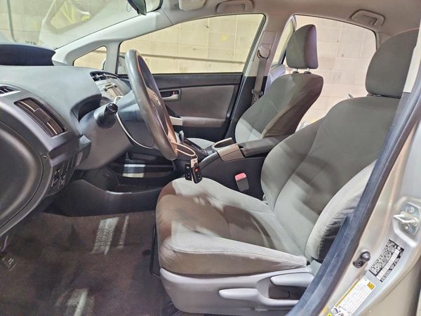 2013 TOYOTA PRIUS — DENT