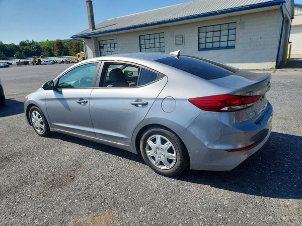2017 HYUNDAI ELANTRA SE Base