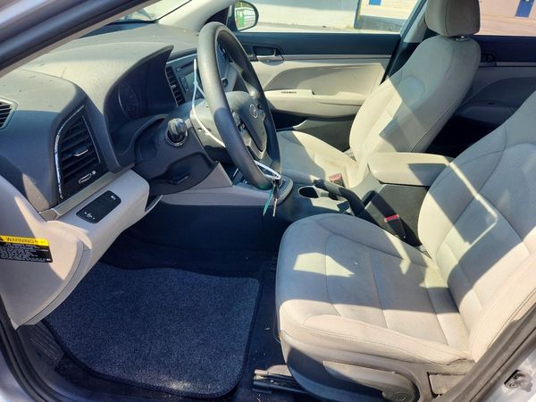 2017 HYUNDAI ELANTRA SE Base