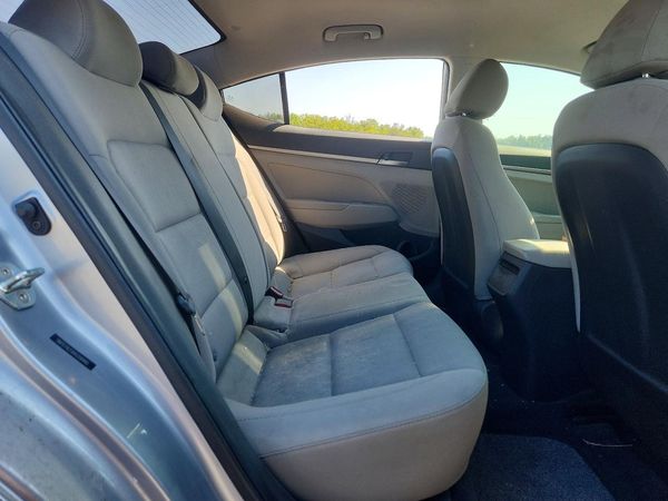 2017 HYUNDAI ELANTRA SE Base