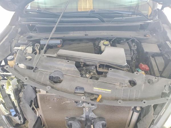 2018 NISSAN PATHFINDER — Engine bay