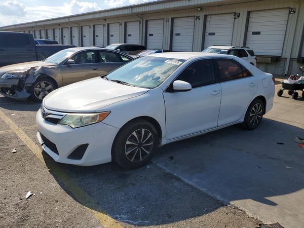 2014 TOYOTA CAMRY