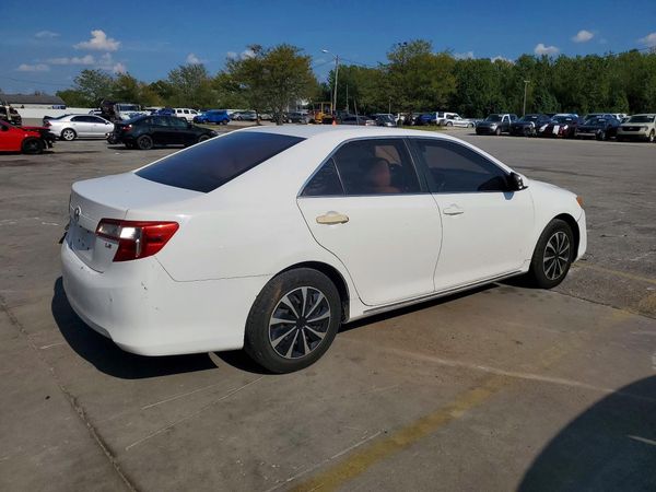 2014 TOYOTA CAMRY