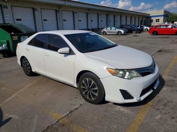 2014 TOYOTA CAMRY