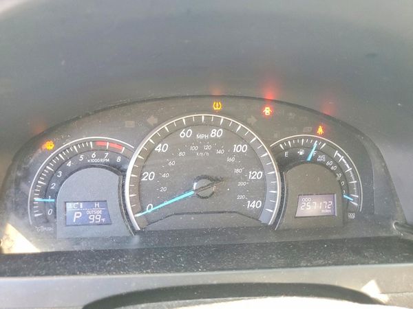 2014 TOYOTA CAMRY