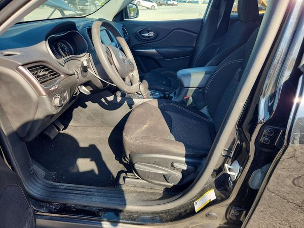 2021 JEEP CHEROKEE — DENT