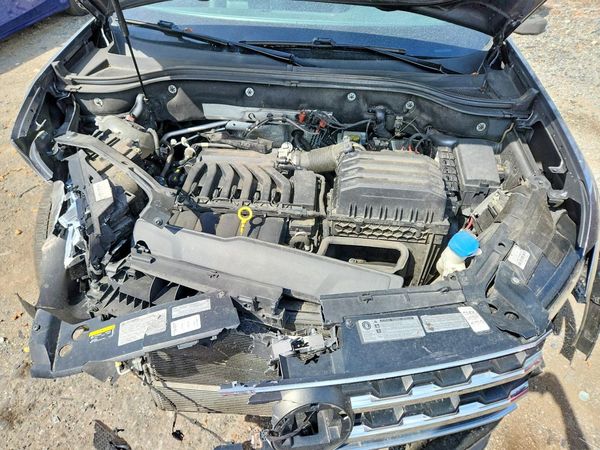 2019 VOLKSWAGEN ATLAS — Engine bay