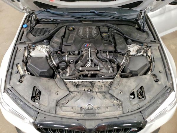 2019 BMW M5 — Engine bay
