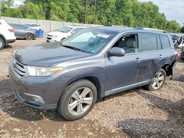 2013 TOYOTA HIGHLANDER