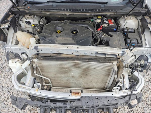 2018 FORD EDGE — Engine bay