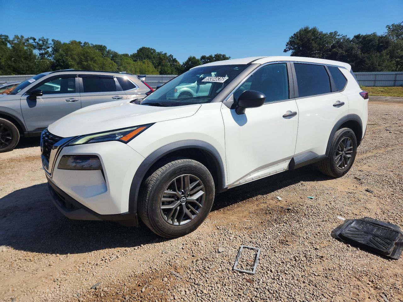 2023 NISSAN ROGUE S — Front 3/4