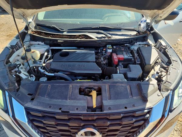 2023 NISSAN ROGUE S — Engine bay