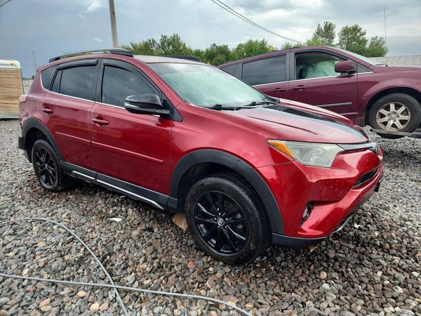 2018 TOYOTA RAV4 — Passenger 3/4