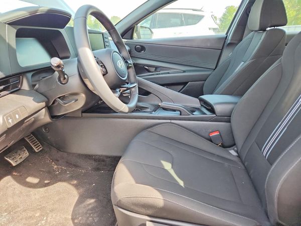 2026 HYUNDAI ELANTRA — DENT