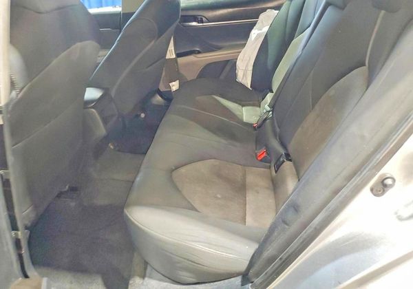 2021 TOYOTA CAMRY LE — DENT