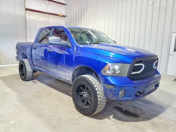 2014 RAM 1500 SLT