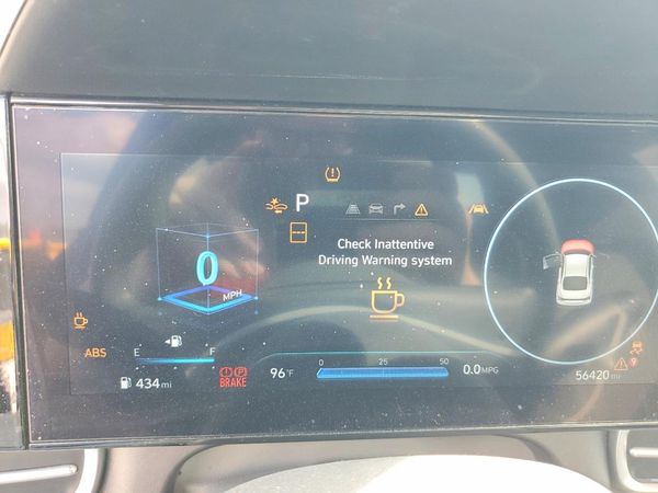 2024 HYUNDAI ELANTRA SEL — Passenger 3/4