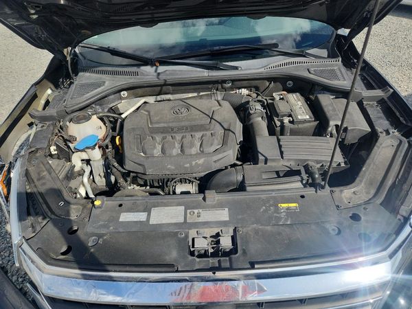 2020 VOLKSWAGEN PASSAT — Engine bay