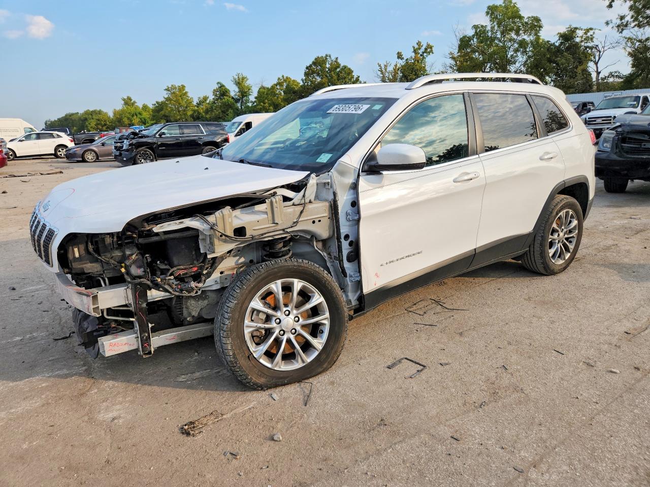 2019 JEEP CHEROKEE — Front 3/4