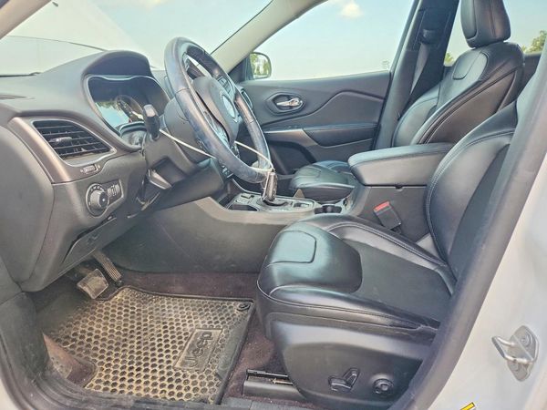 2019 JEEP CHEROKEE — DENT