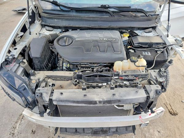 2019 JEEP CHEROKEE — Engine bay