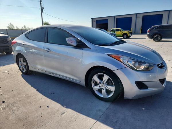2013 HYUNDAI ELANTRA — Passenger 3/4