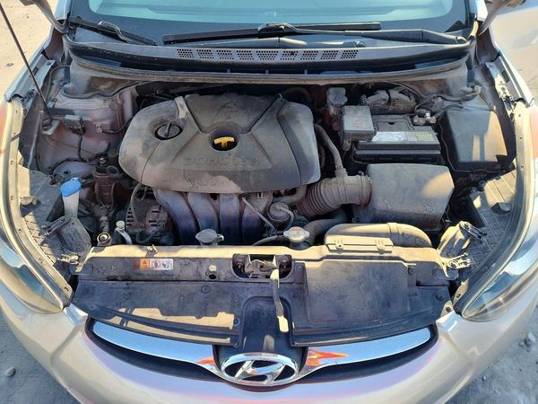 2013 HYUNDAI ELANTRA — Engine bay