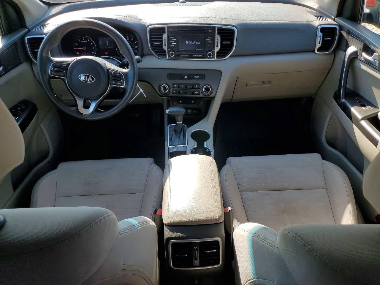 2017 KIA SPORTAGE LX — Front 3/4
