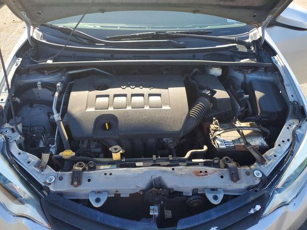 2014 TOYOTA COROLLA L/LE — Engine bay