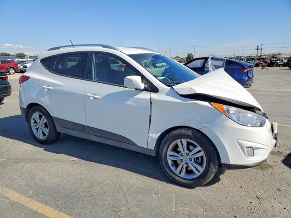 2013 HYUNDAI TUCSON — Passenger 3/4
