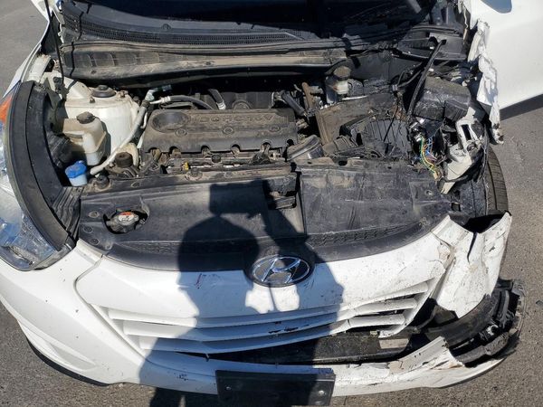 2013 HYUNDAI TUCSON — Engine bay
