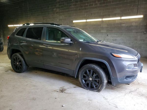 2014 JEEP CHEROKEE Latitude — Passenger 3/4