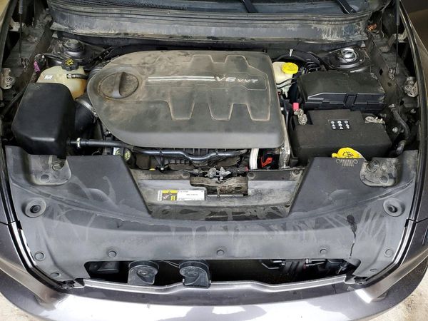2014 JEEP CHEROKEE Latitude — Engine bay