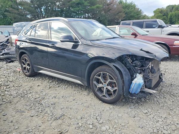 2019 BMW X1 — Passenger 3/4