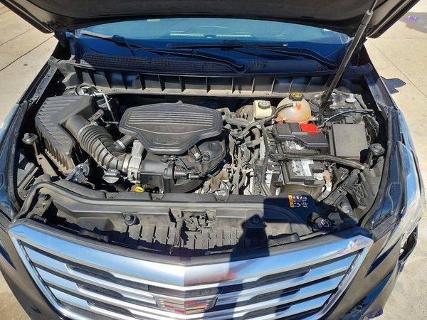 2017 CADILLAC XT5 — Engine bay