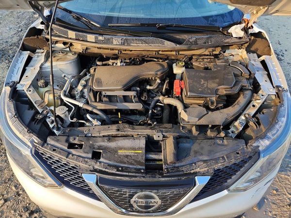 2019 NISSAN ROGUE — Engine bay