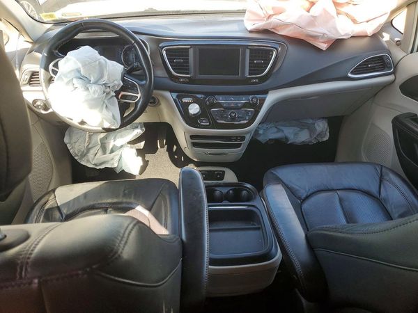 2020 CHRYSLER PACIFICA Touring L — CKPT