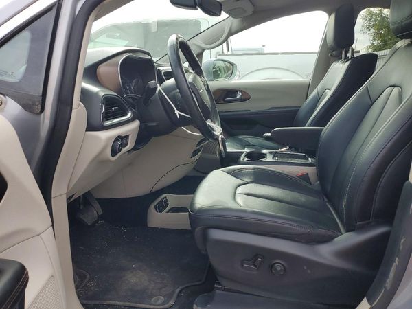 2018 CHRYSLER PACIFICA Touring L Plus — DENT