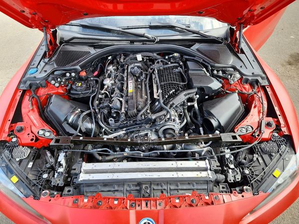 2021 BMW M4 — Engine bay