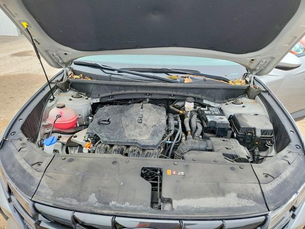 2024 HYUNDAI TUCSON SEL — Engine bay