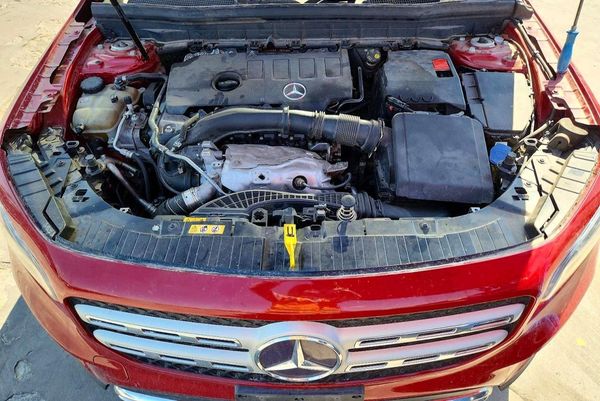 2020 MERCEDES-BENZ GLB GLB250 — Engine bay