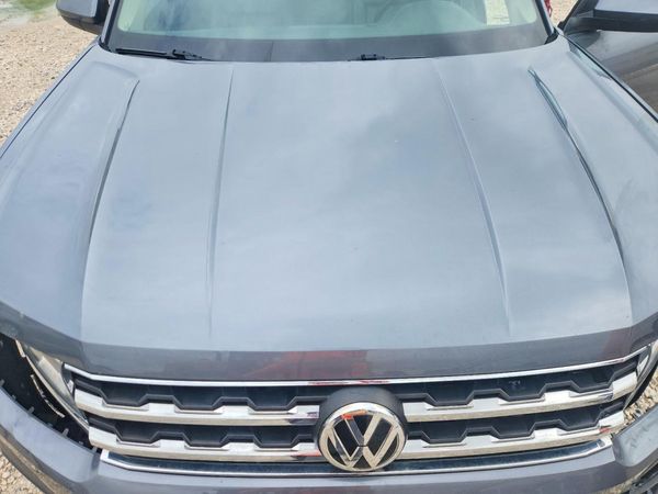 2019 VOLKSWAGEN ATLAS — Engine bay