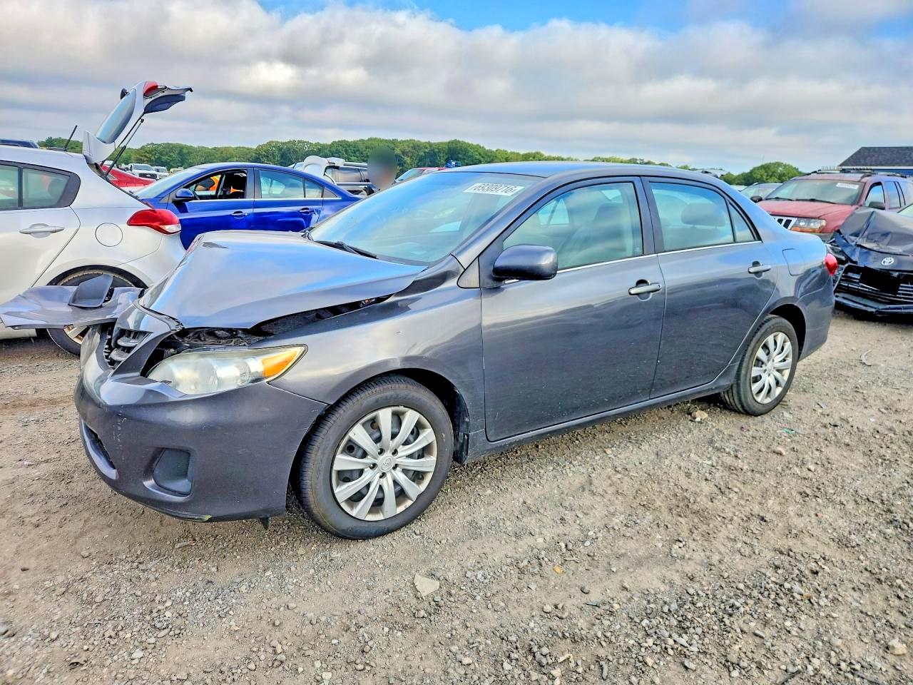 2013 TOYOTA COROLLA — Front 3/4