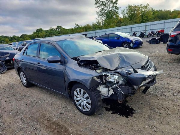 2013 TOYOTA COROLLA — Passenger 3/4