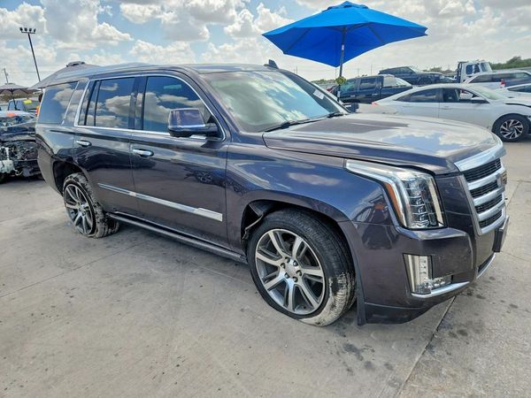 2016 CADILLAC ESCALADE — Passenger 3/4