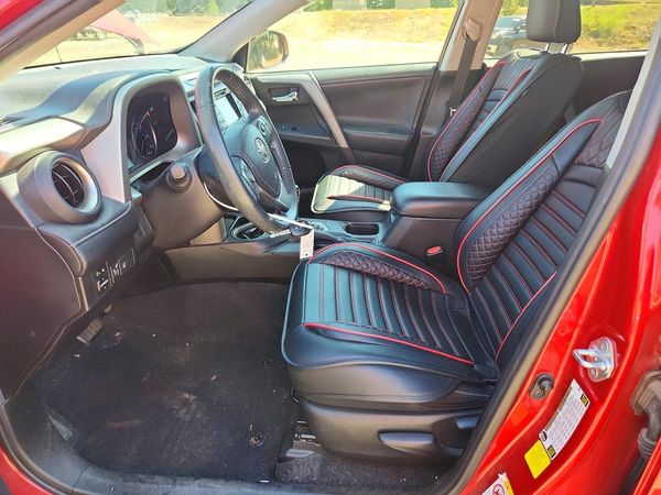 2017 TOYOTA RAV4 XLE — DENT