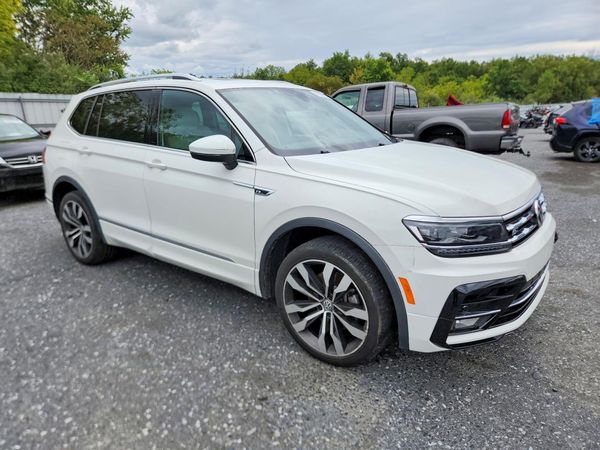 2021 VOLKSWAGEN TIGUAN — Passenger 3/4