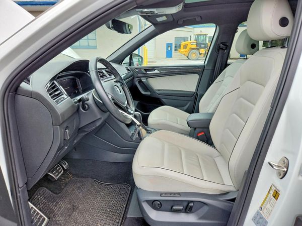2021 VOLKSWAGEN TIGUAN — DENT