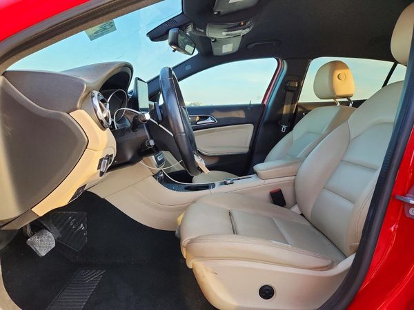 2018 MERCEDES-BENZ GLA — DENT
