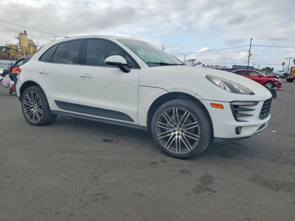 2017 PORSCHE MACAN — Passenger 3/4